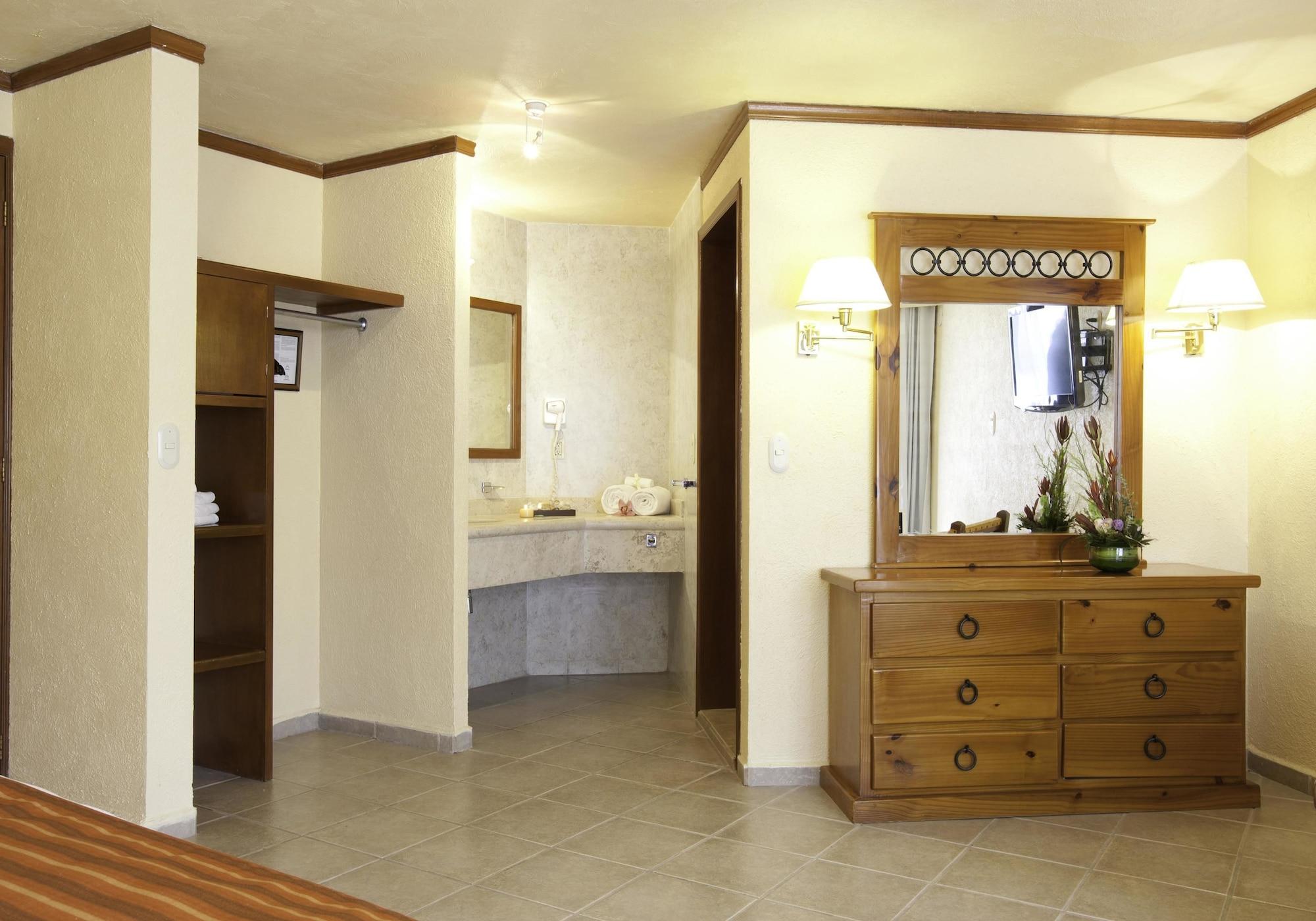 Mision Comanjilla Hotel Bagian luar foto