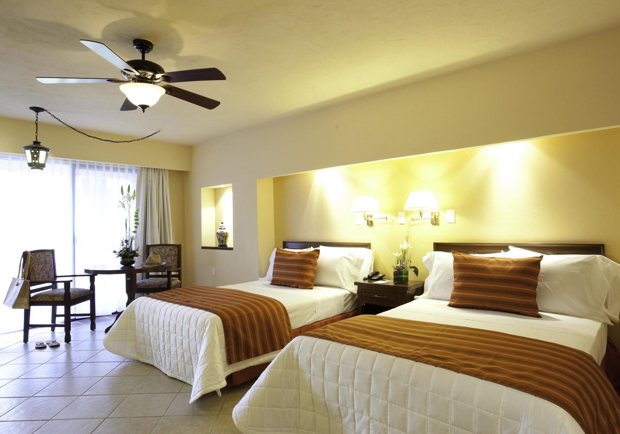 Mision Comanjilla Hotel Bagian luar foto