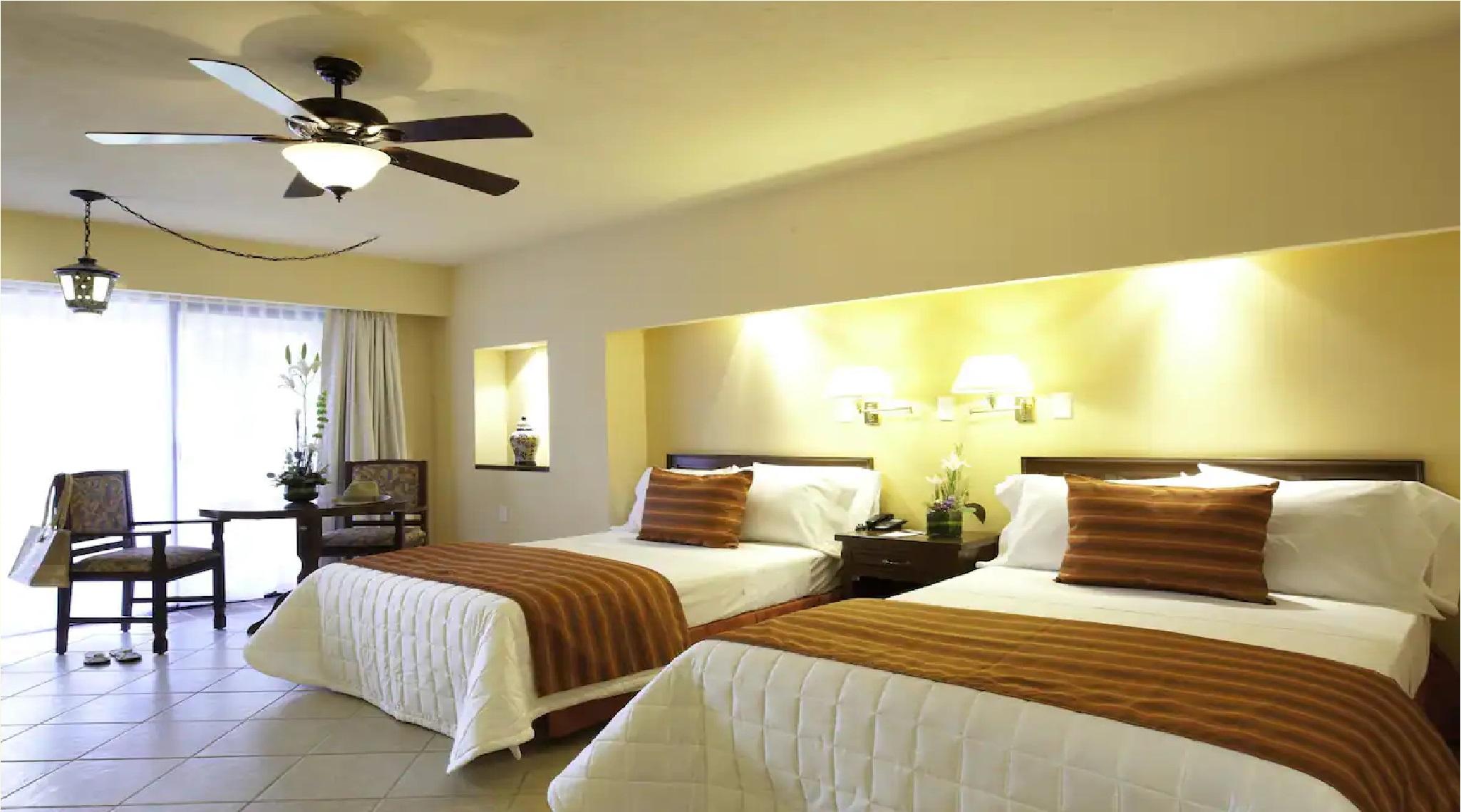 Mision Comanjilla Hotel Bagian luar foto
