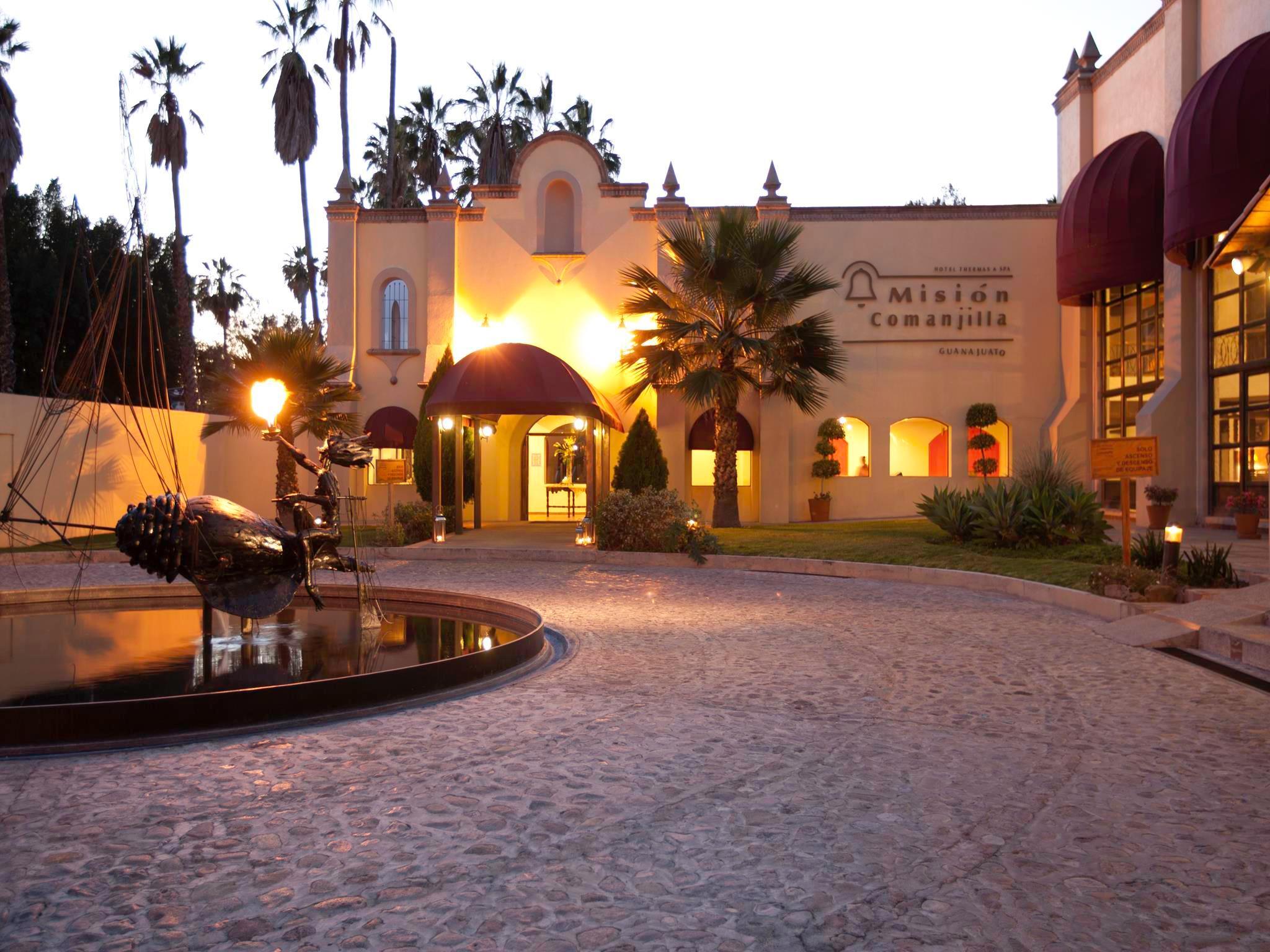 Mision Comanjilla Hotel Bagian luar foto