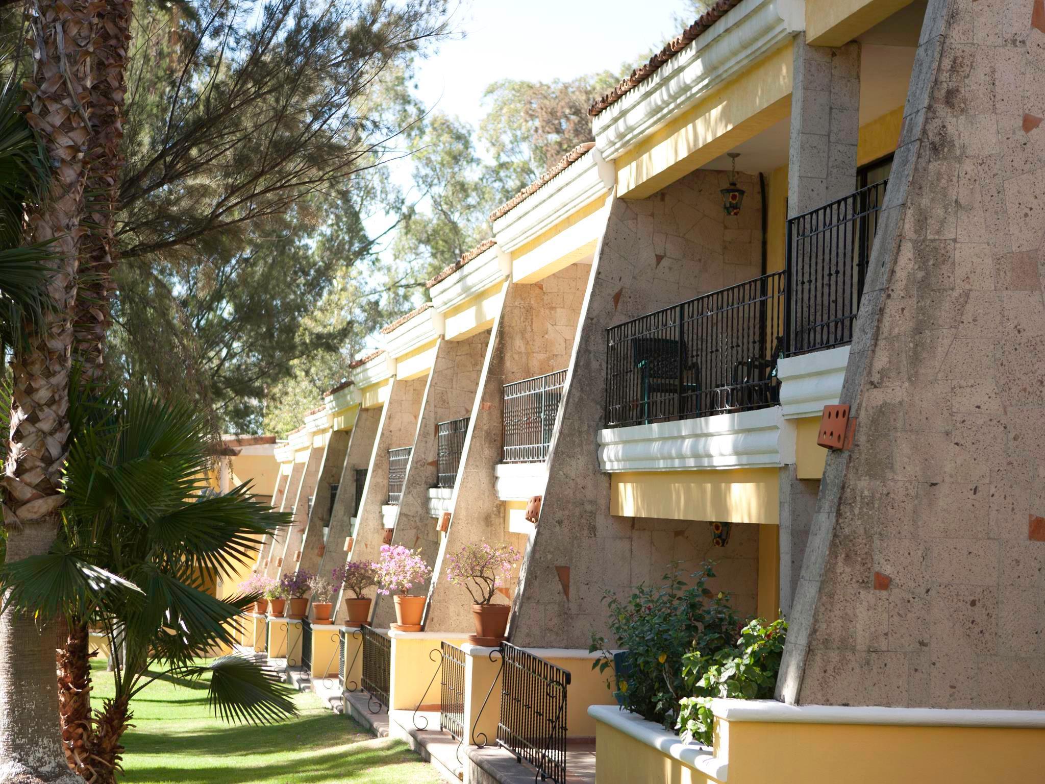 Mision Comanjilla Hotel Bagian luar foto