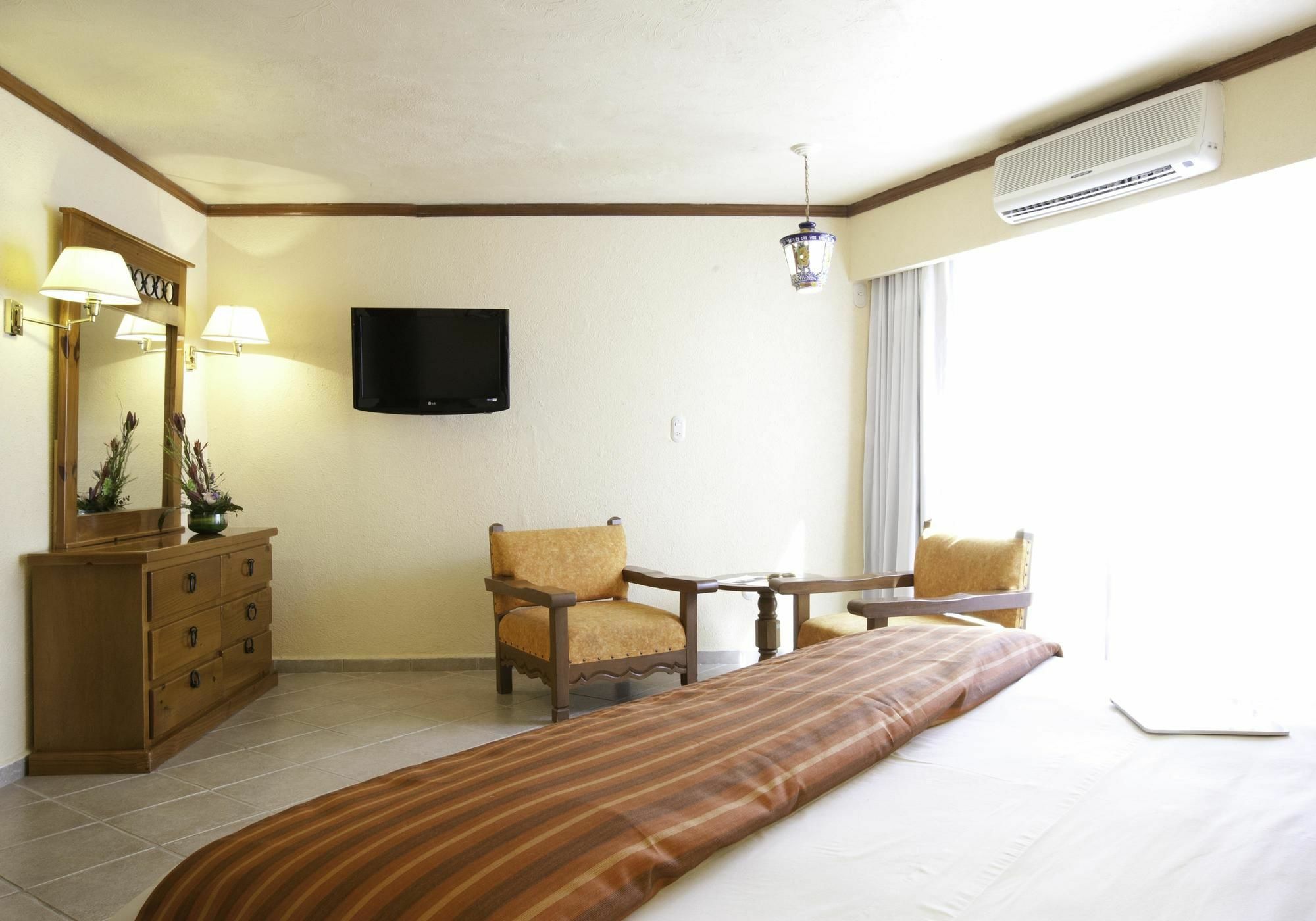 Mision Comanjilla Hotel Bagian luar foto